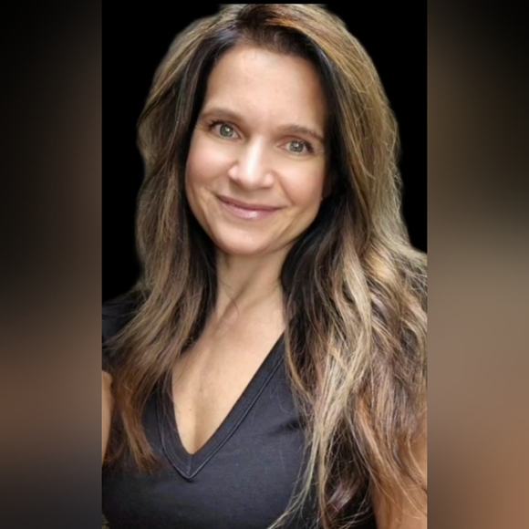 Meet your Posher, Charlene - Picture 1 of 1